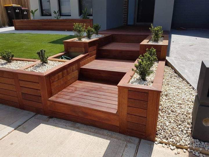 Wooden deck with planters Strathtulloh